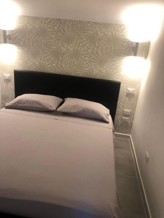 Il Rifugio Di Margo Apartment Bari Luaran gambar