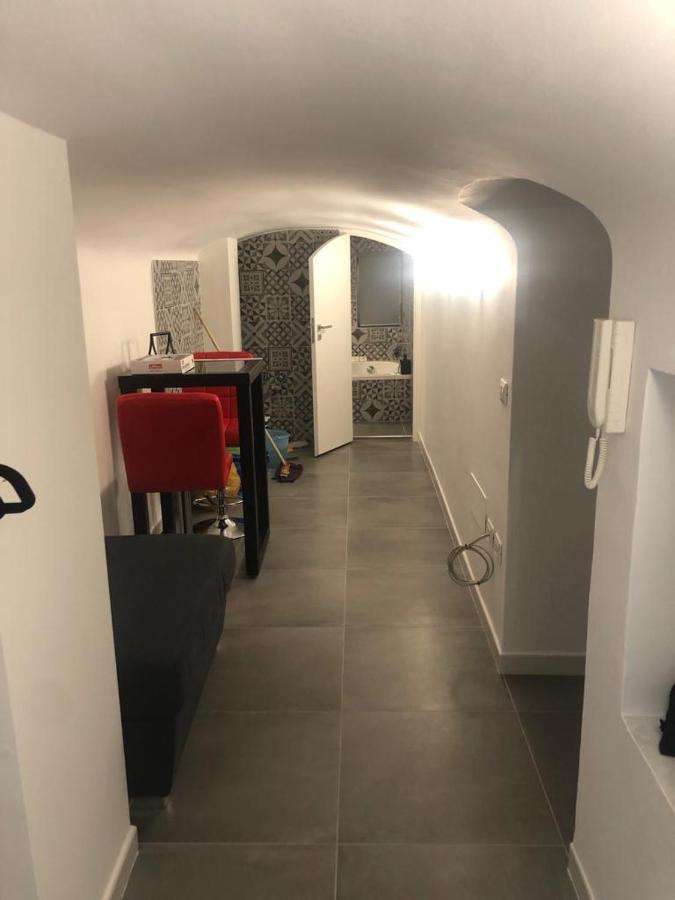 Il Rifugio Di Margo Apartment Bari Luaran gambar