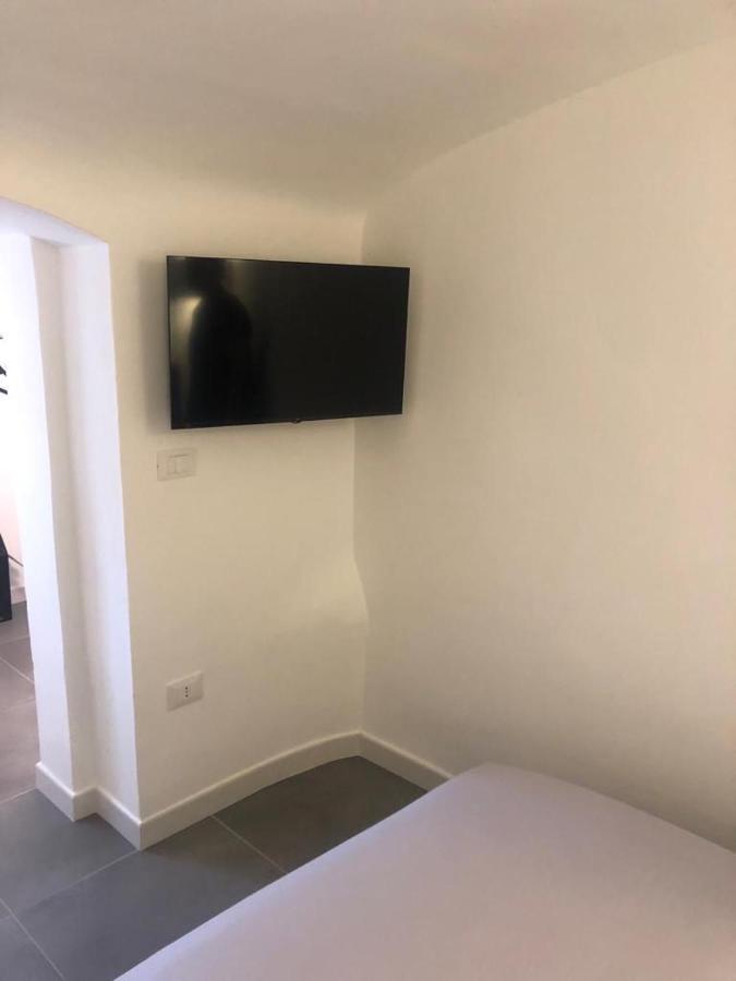 Il Rifugio Di Margo Apartment Bari Luaran gambar
